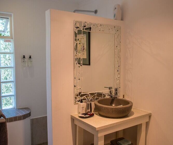 پانسیون Stannards Guest Lodge 4 Star B&b, Knysna