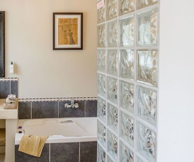 پانسیون Stannards Guest Lodge 4 Star B&b, Knysna