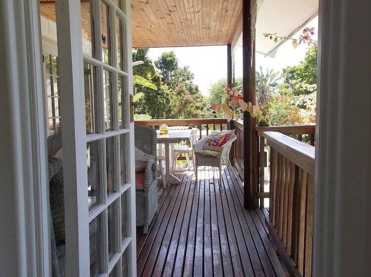 پانسیون Stannards Guest Lodge 4 Star B&b, Knysna