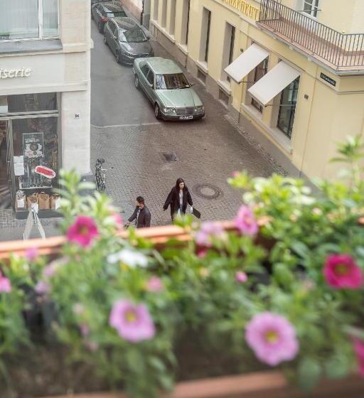 펜션 The Dubliner Hotel & Irish Pub