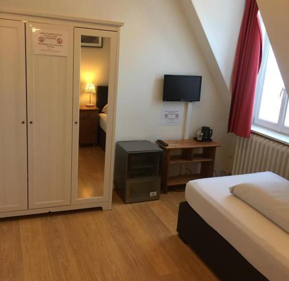 펜션 The Dubliner Hotel & Irish Pub