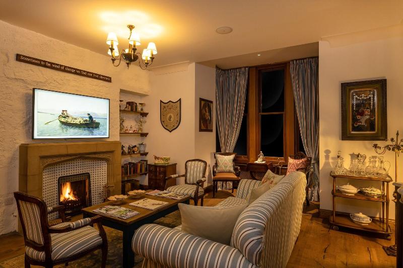 Пансион The Whispering Pine Lodge