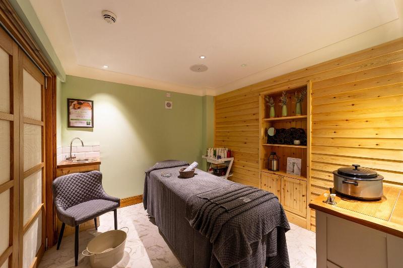 Пансион The Whispering Pine Lodge