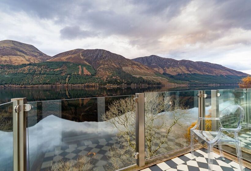 Пансион The Whispering Pine Lodge