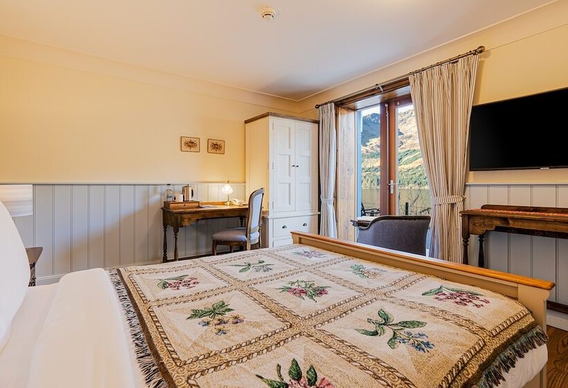 Пансион The Whispering Pine Lodge