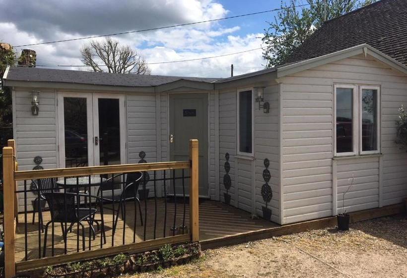 ペンション The Willows Guest House