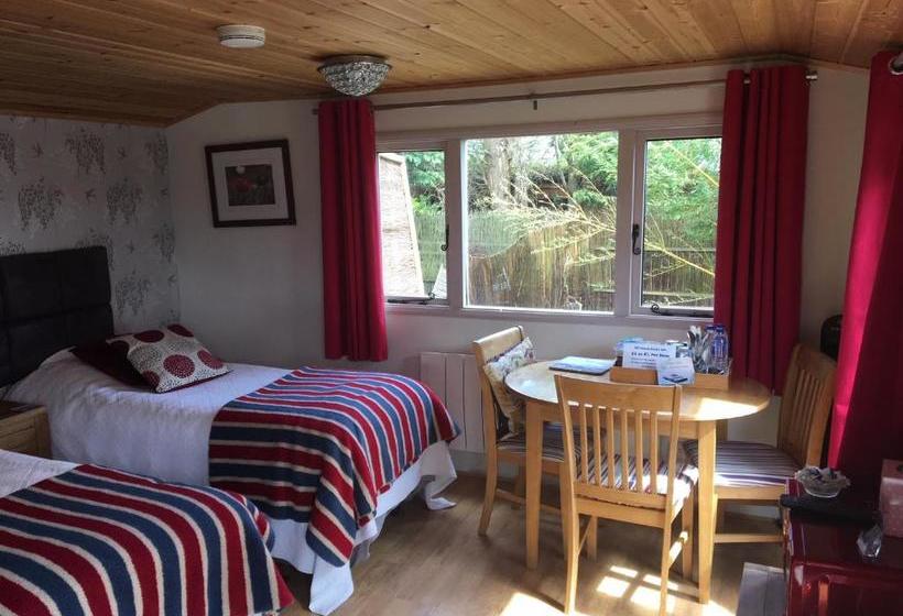 ペンション The Willows Guest House