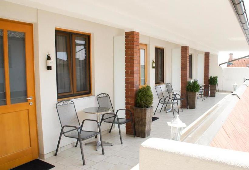 펜션 Weingut Franz Schindler