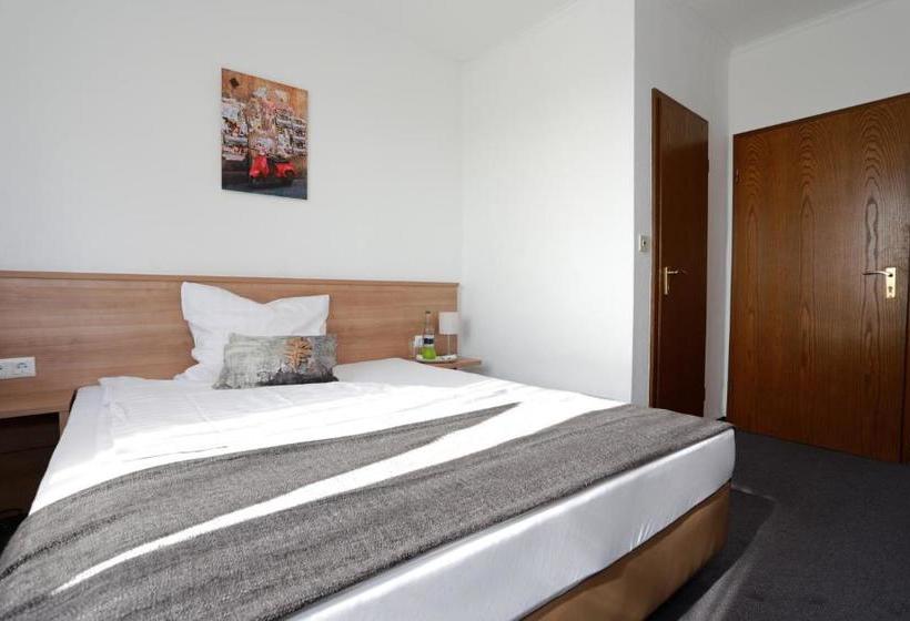 פנסיון Zwei&vierzig