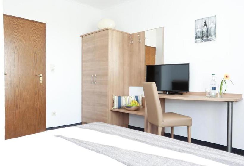 פנסיון Zwei&vierzig