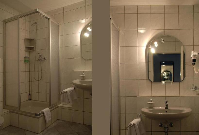 פנסיון Zwei&vierzig