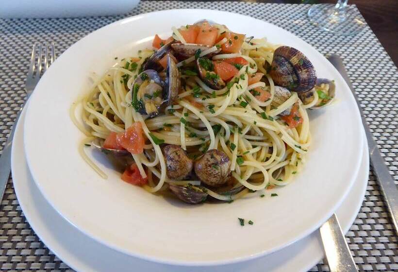 Общежитие L Auberge De L Ours