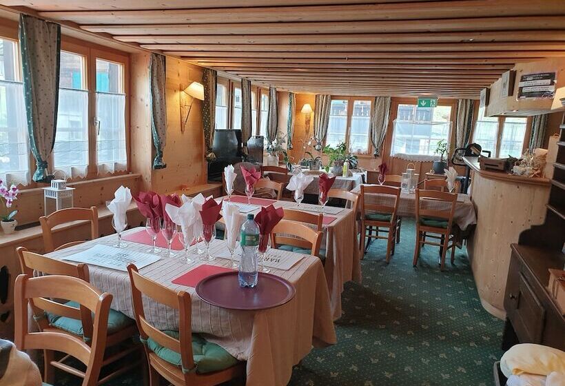 Общежитие L Auberge De L Ours