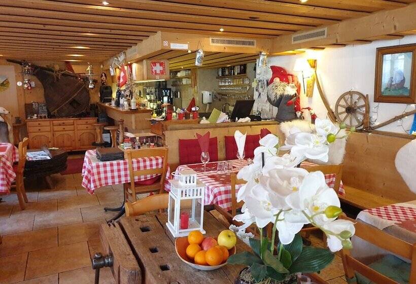 Общежитие L Auberge De L Ours