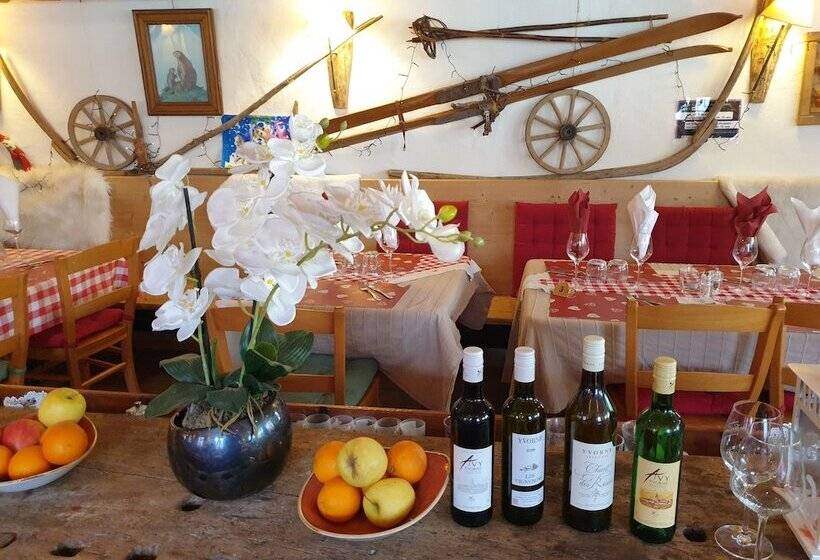 Общежитие L Auberge De L Ours