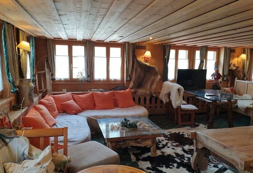 Общежитие L Auberge De L Ours