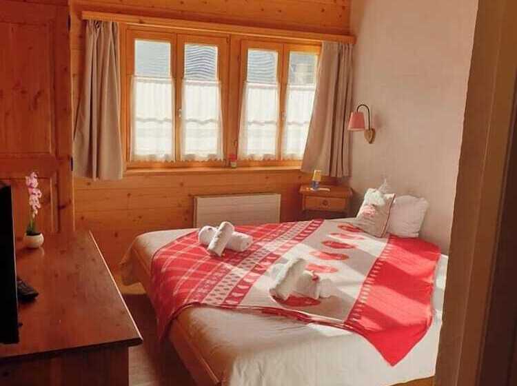 Общежитие L Auberge De L Ours