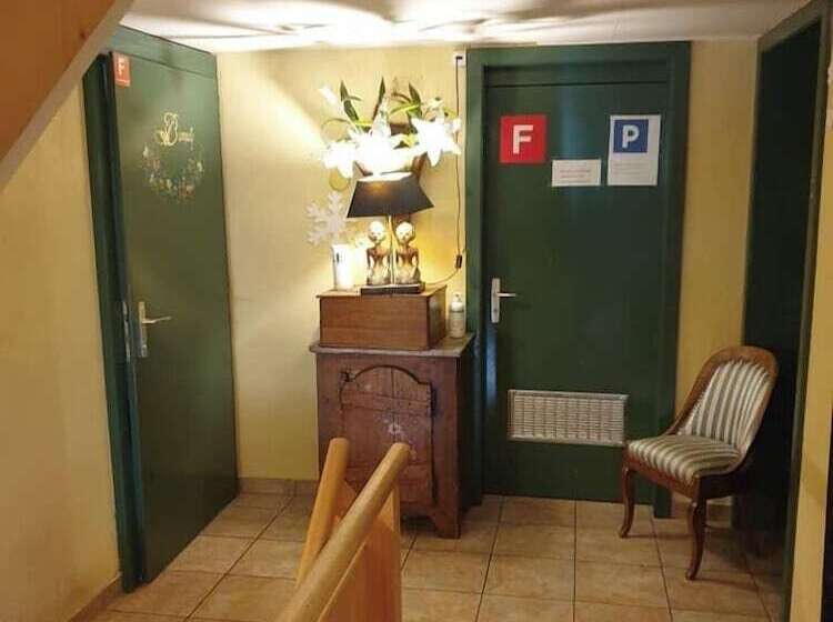 Общежитие L Auberge De L Ours