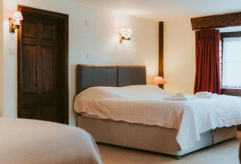 הוסטל The Heathfield Inn