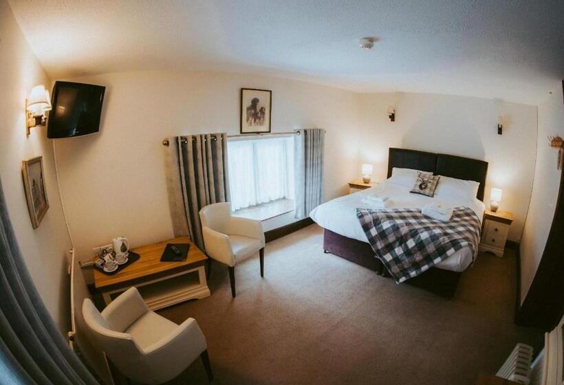 הוסטל The Heathfield Inn