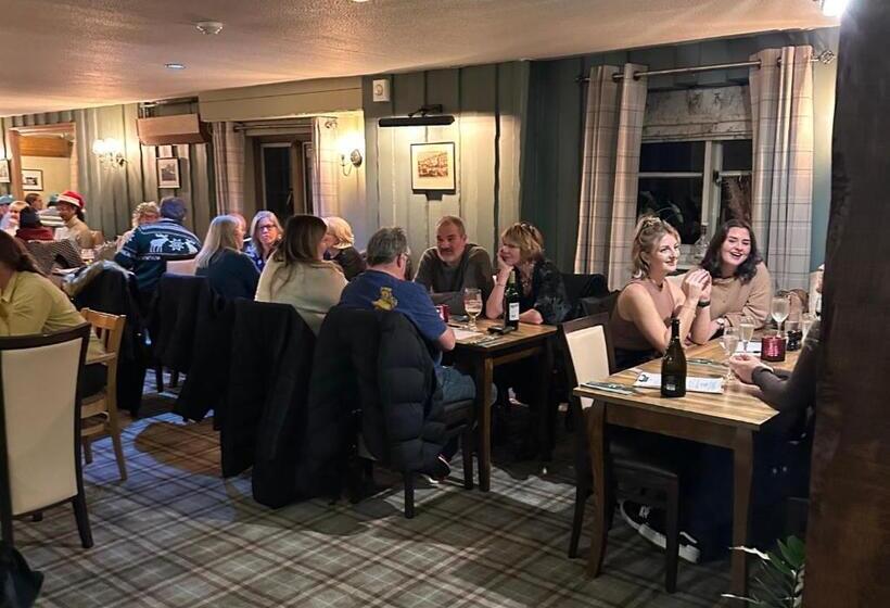 הוסטל The Heathfield Inn