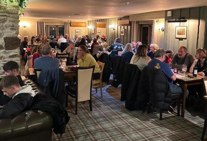 הוסטל The Heathfield Inn