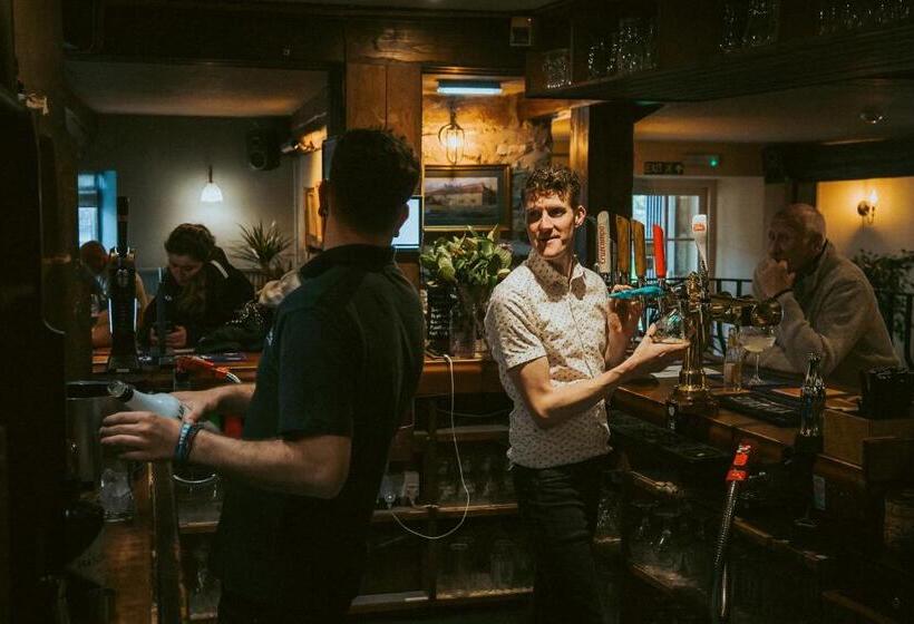 הוסטל The Heathfield Inn