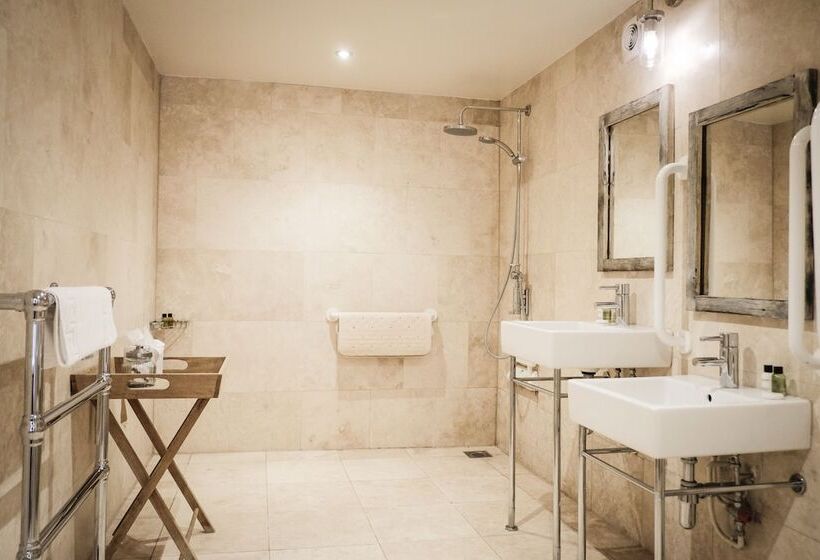 הוסטל The White Buck