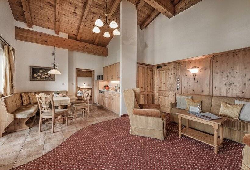 Aster Boutique Hotel & Chalets