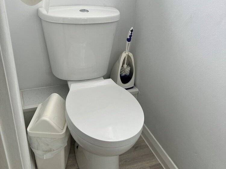 تختخواب و صبحانه Berry