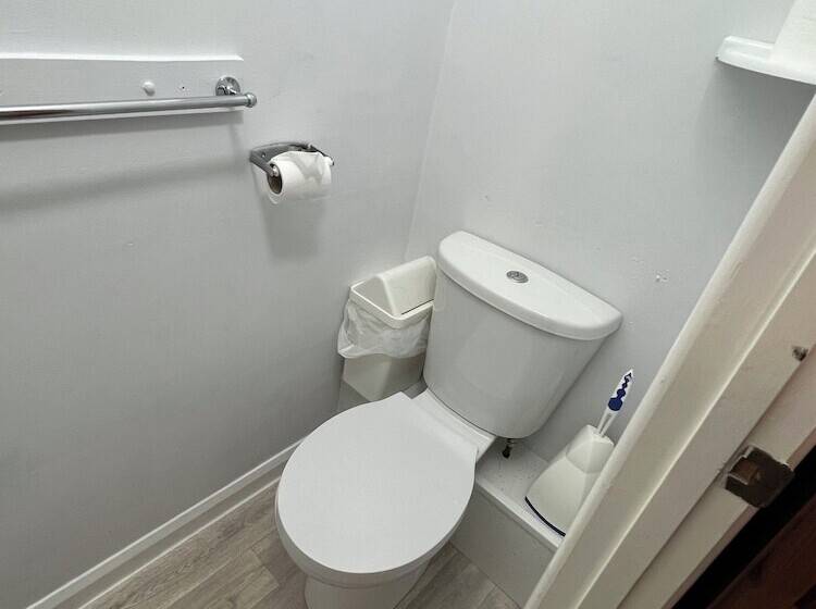 تختخواب و صبحانه Berry