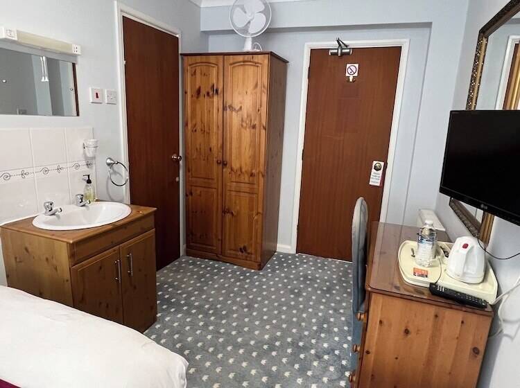 تختخواب و صبحانه Berry