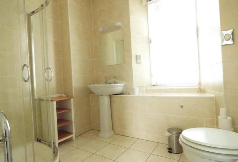 مبيت وإفطار Rooms At Ravenous Beastie