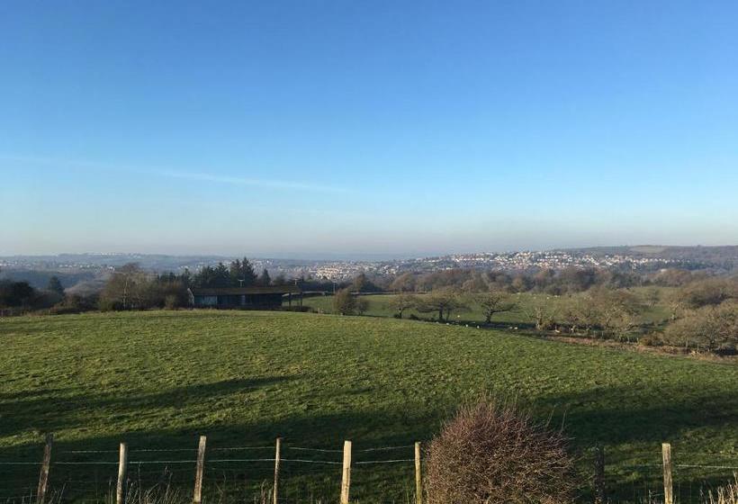 فندق Clyne Farm Centre