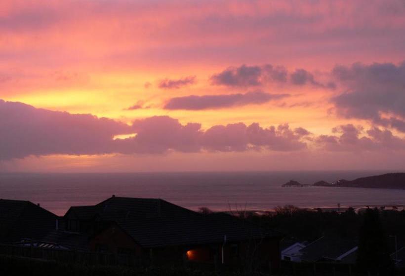 فندق Clyne Farm Centre