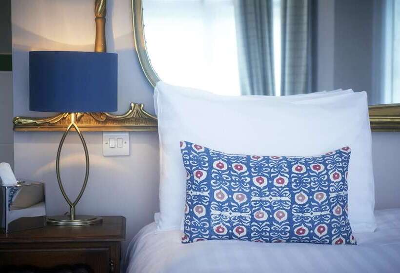 Отель Embankment