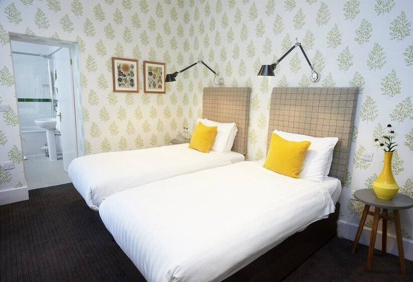 Отель Embankment