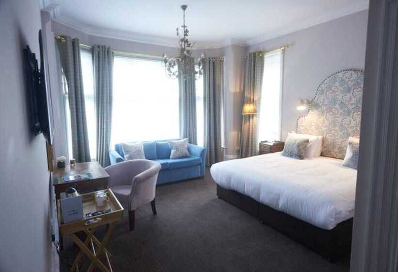 Отель Embankment