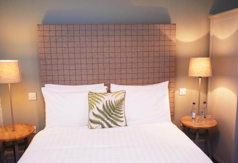 Отель Embankment