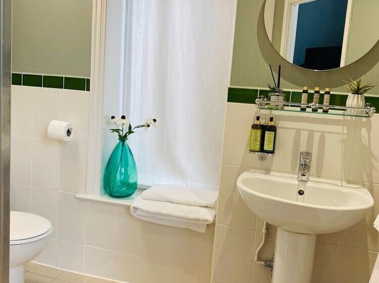 Отель Embankment