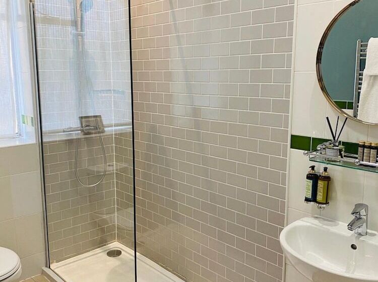 Отель Embankment