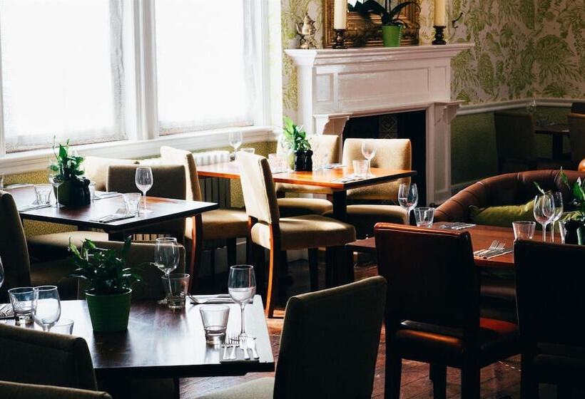 Отель Embankment