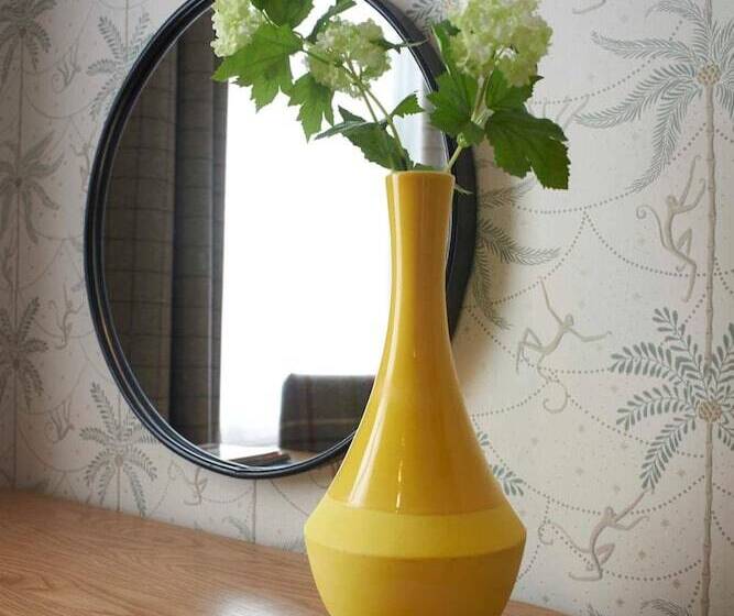 Отель Embankment