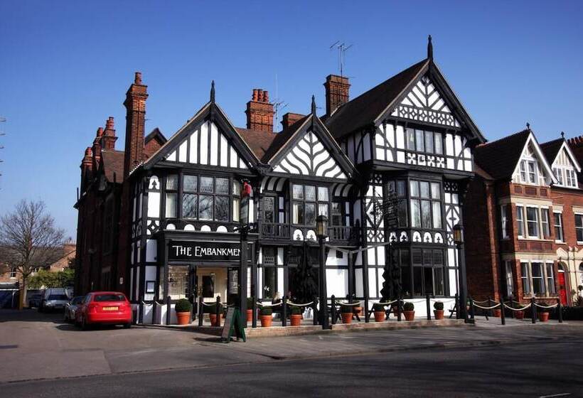 Отель Embankment