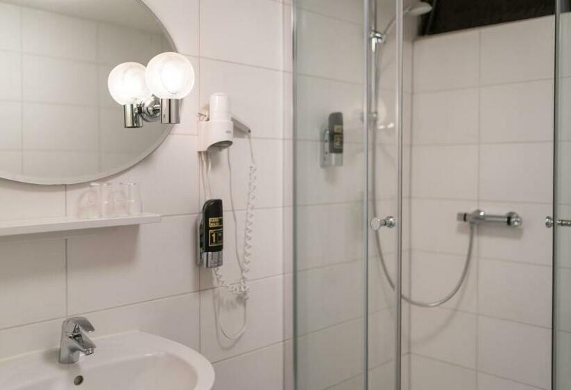 هتل Gasterij De Poort