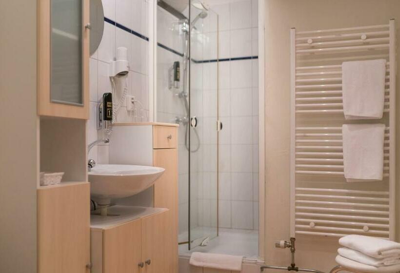 هتل Gasterij De Poort