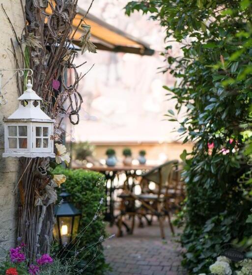 هتل Gasterij De Poort