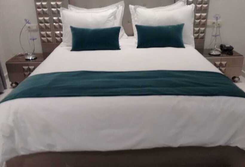 هتل Hospitality Inn