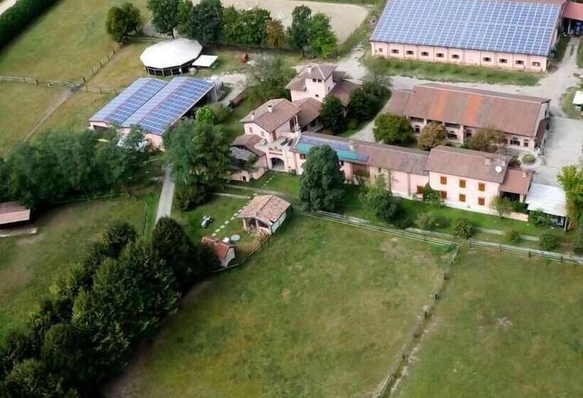 בית מלון כפרי San Giacomo Horses & Agriturismo