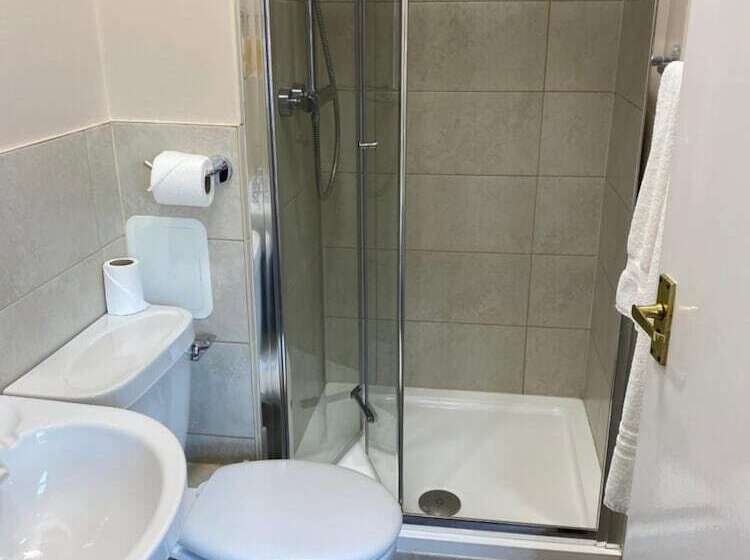 Отель The Peel Aldergate